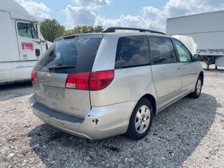 2004 Toyota Sienna LE - Exterior Rear Right Corner Image